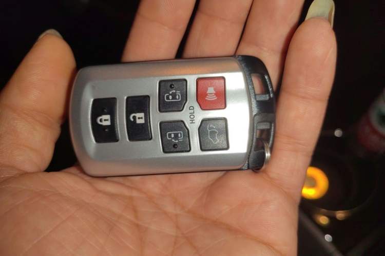 Used Toyota SIENNA  Vehicle Key