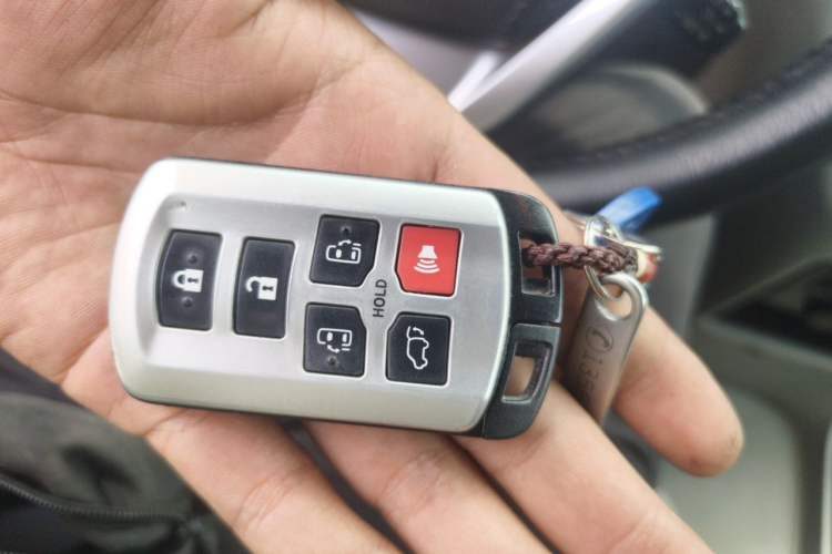 Used Toyota SIENNA  Vehicle Key
