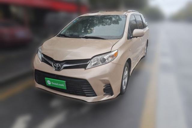 Used Toyota SIENNA 2019 3.5L Two-Wheel Drive LE Trim 7 Seats U.S. Specification
