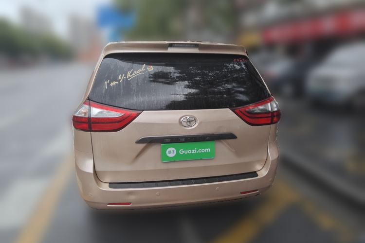 Used Toyota SIENNA 2019 3.5L Two-Wheel Drive LE Trim 7 Seats U.S. Specification Rear