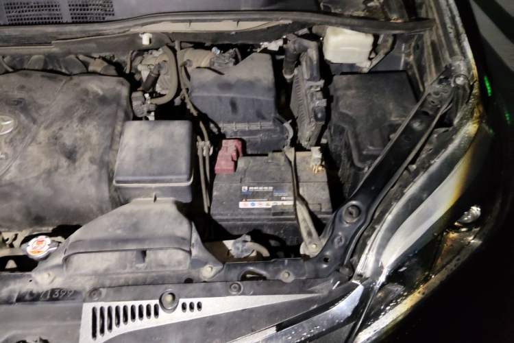 Used Toyota SIENNA  Engine Bay Left