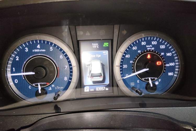 Used Toyota SIENNA  Instrument Cluster