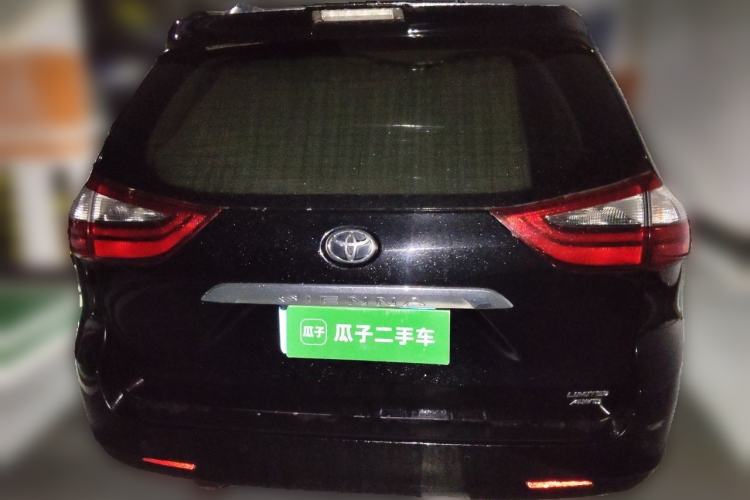 Used Toyota SIENNA  Rear