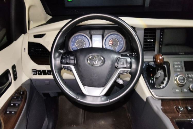 Used Toyota SIENNA  Steering Wheel