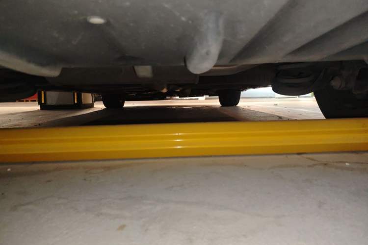 Used Toyota SIENNA  Chassis Rear
