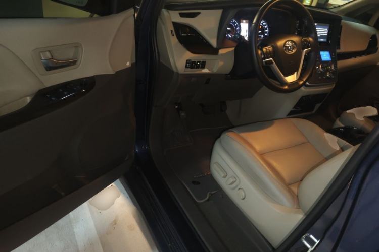 Used Toyota SIENNA  Driver Seat