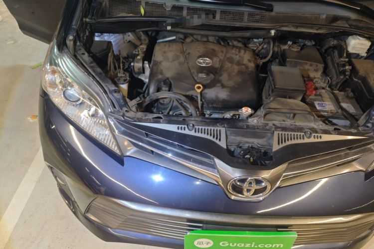 Used Toyota SIENNA  Engine Bay Right