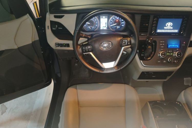 Used Toyota SIENNA  Steering Wheel