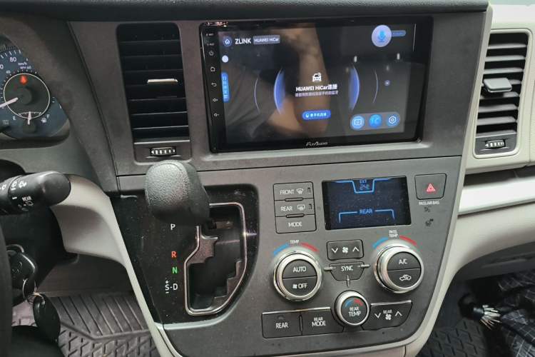 Used Toyota SIENNA  Audio And AC Panel