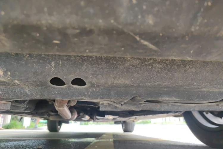 Used Toyota SIENNA  Chassis Front