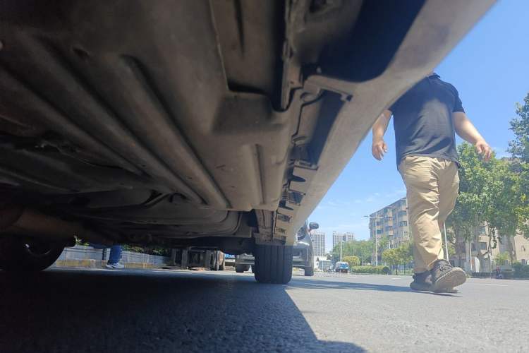 Used Toyota SIENNA  Chassis Front Left