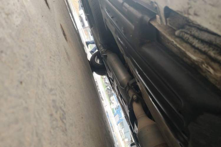 Used Toyota SIENNA  Chassis Front Right