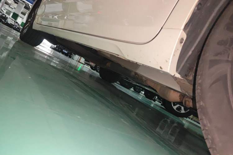 Used Toyota SIENNA  Chassis Front Right