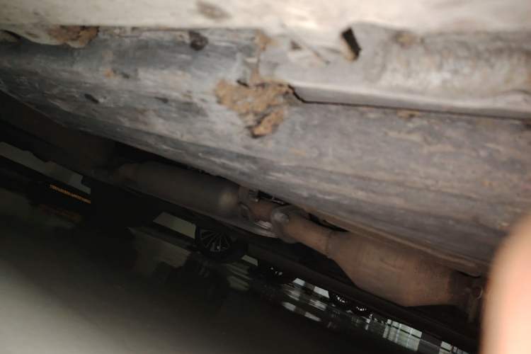 Used Toyota SIENNA  Chassis Front Right