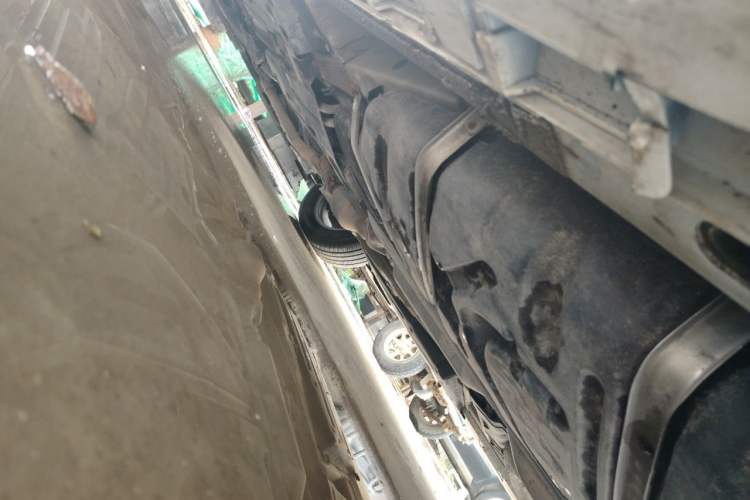 Used Toyota SIENNA  Chassis Rear Left