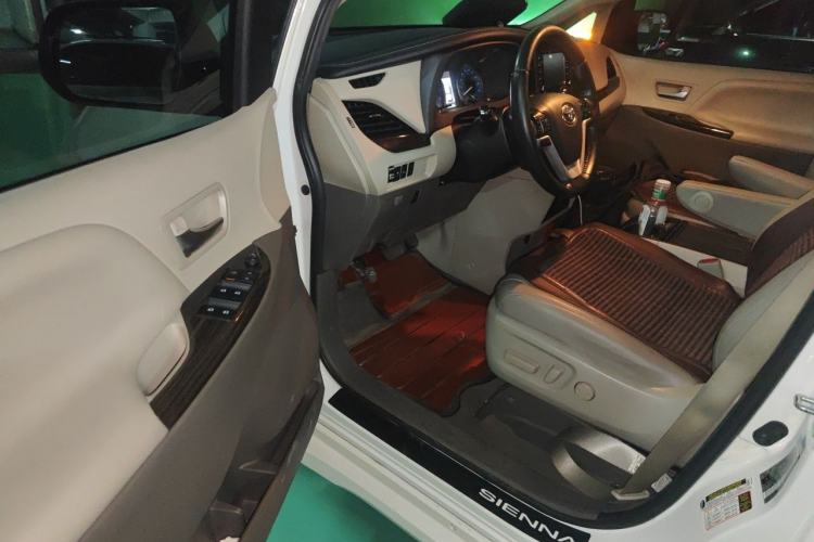 Used Toyota SIENNA  Driver Seat
