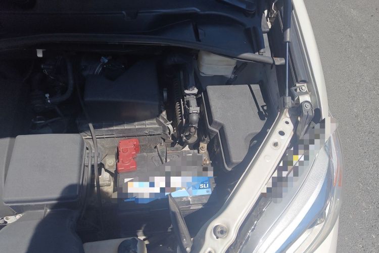 Used Toyota SIENNA  Engine Bay Left