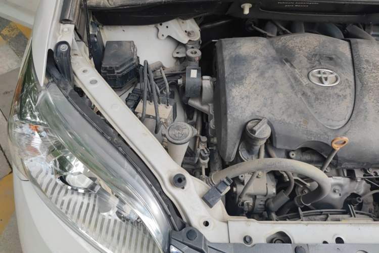 Used Toyota SIENNA  Engine Bay Right