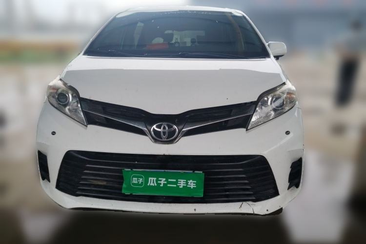 Used Toyota SIENNA  Front