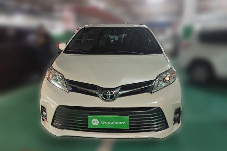 Used Toyota SIENNA  Front