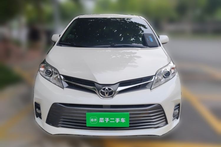 Used Toyota SIENNA  Front