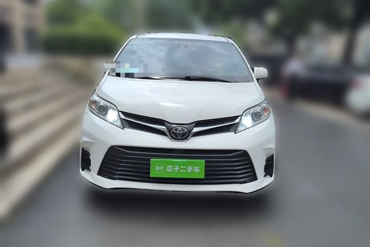 Used Toyota SIENNA  Front