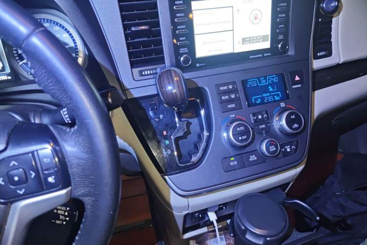Used Toyota SIENNA  Gear Lever