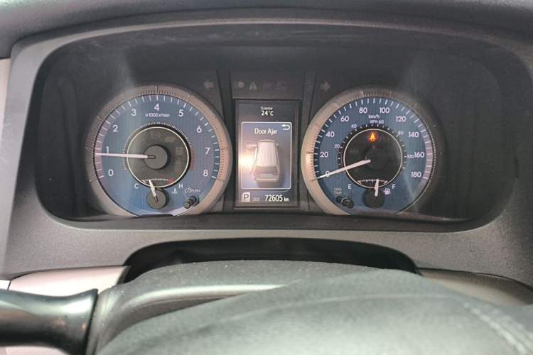 Used Toyota SIENNA  Instrument Cluster