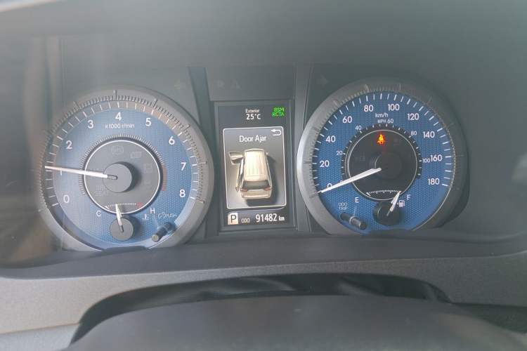 Used Toyota SIENNA  Instrument Cluster