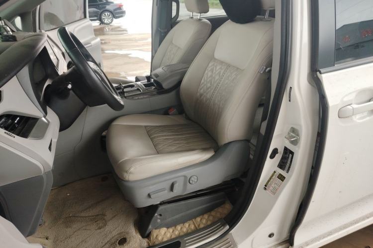 Used Toyota SIENNA  Left Front Seat
