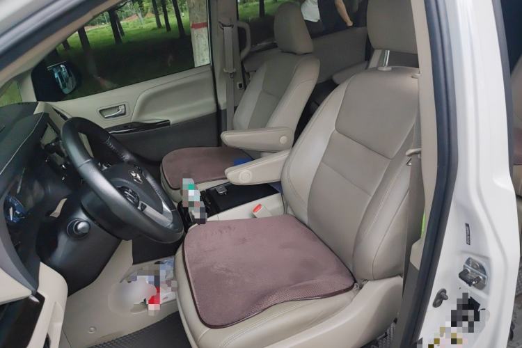 Used Toyota SIENNA  Left Front Seat