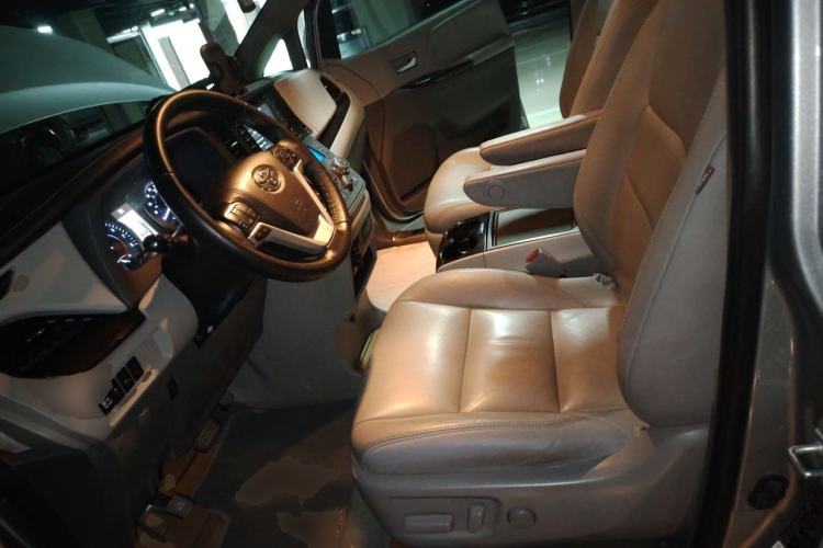 Used Toyota SIENNA  Left Front Seat
