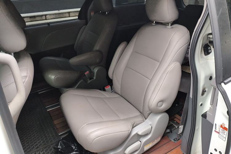 Used Toyota SIENNA  Left Rear Seat