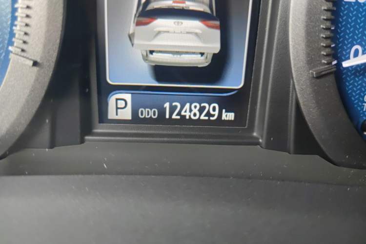 Used Toyota SIENNA  Odometer Close Up