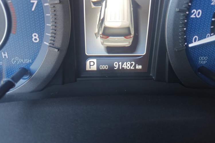 Used Toyota SIENNA  Odometer Close Up