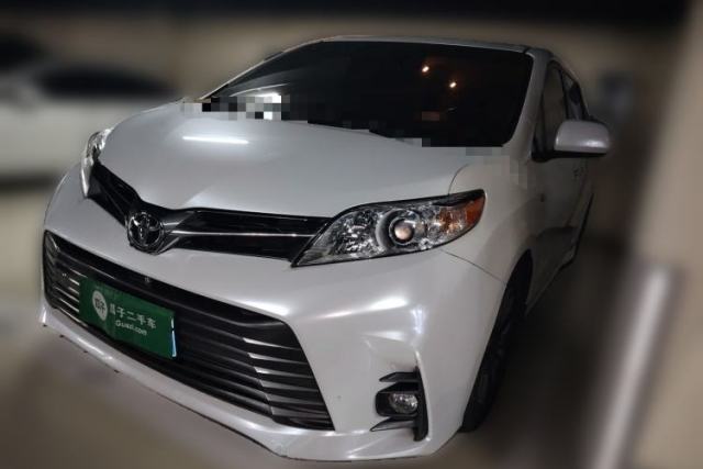 Used Toyota SIENNA 3.5L U.S.-spec imported with an electric sunroof