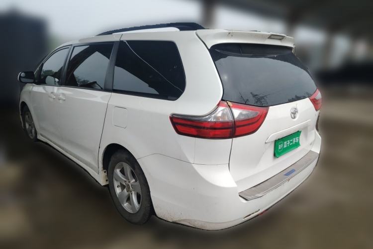 Used Toyota SIENNA  Rear Left 45 Deg