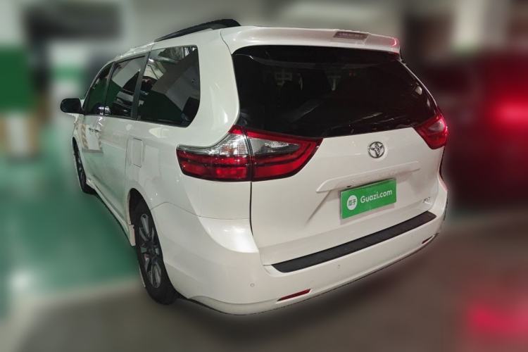 Used Toyota SIENNA  Rear Left 45 Deg