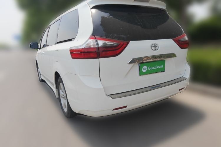 Used Toyota SIENNA  Rear Left 45 Deg