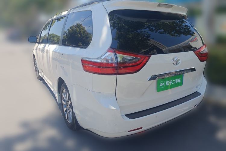 Used Toyota SIENNA  Rear Left 45 Deg
