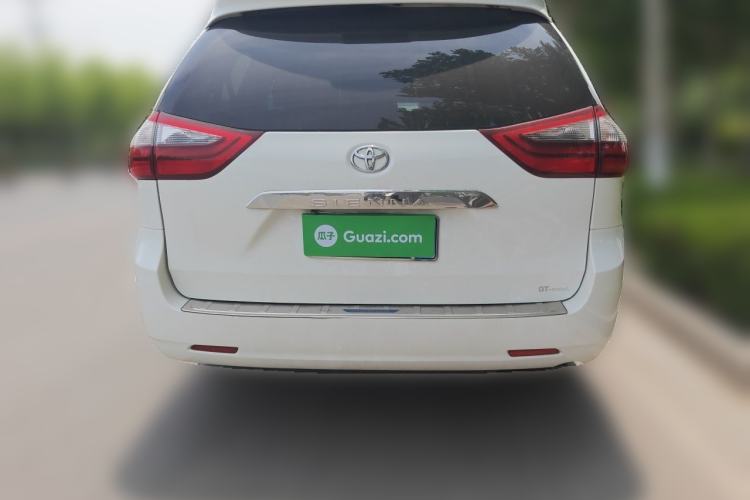 Used Toyota SIENNA  Rear