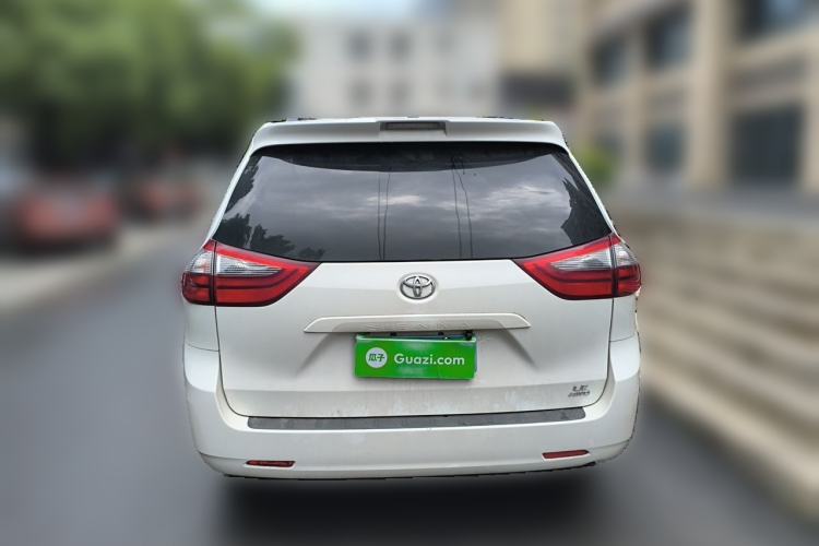 Used Toyota SIENNA  Rear