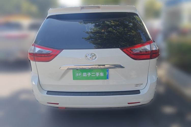 Used Toyota SIENNA  Rear