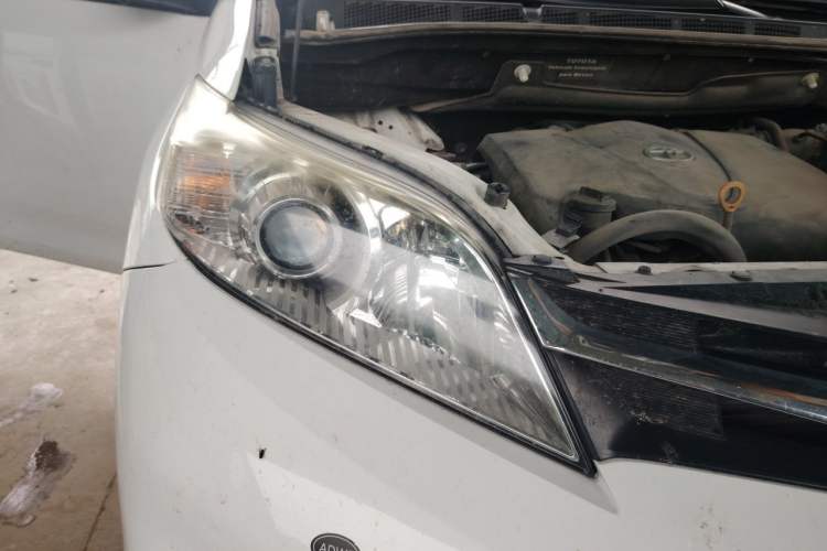 Used Toyota SIENNA  Right Front Headlight
