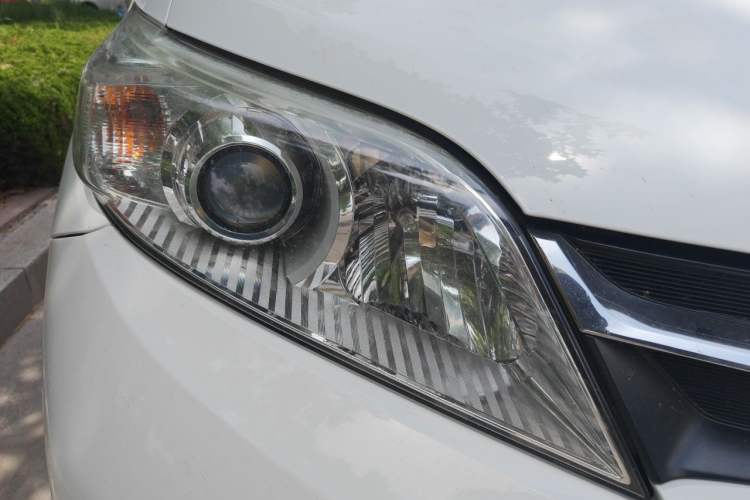 Used Toyota SIENNA  Right Front Headlight