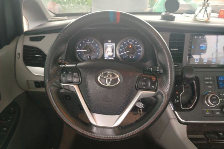 Used Toyota SIENNA  Steering Wheel