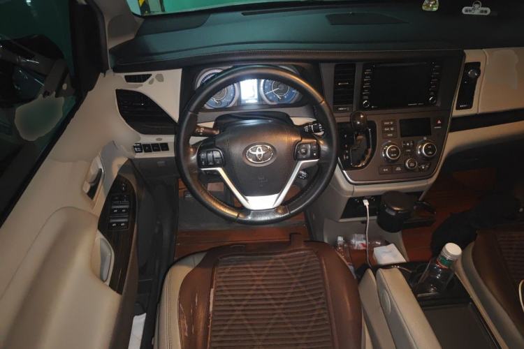 Used Toyota SIENNA  Steering Wheel