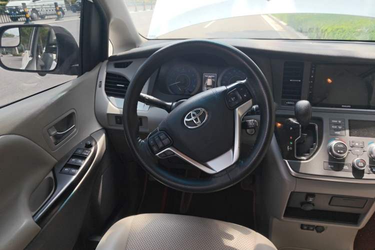 Used Toyota SIENNA  Steering Wheel