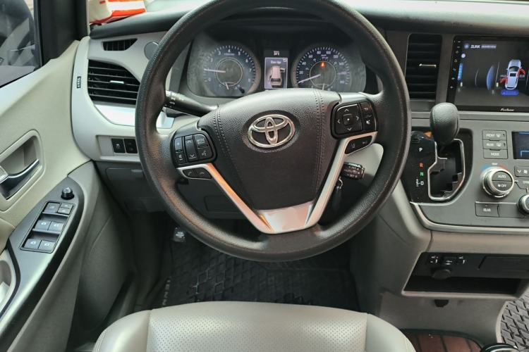 Used Toyota SIENNA  Steering Wheel