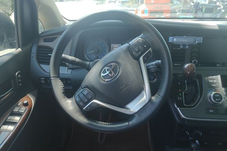 Used Toyota SIENNA  Steering Wheel